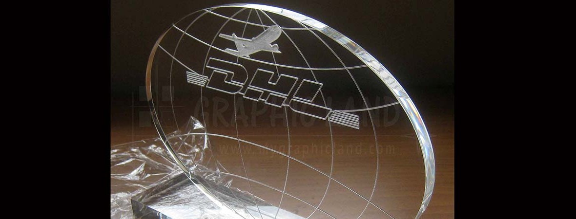 gravure sur acrylique DHL