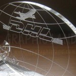 gravure sur acrylique DHL